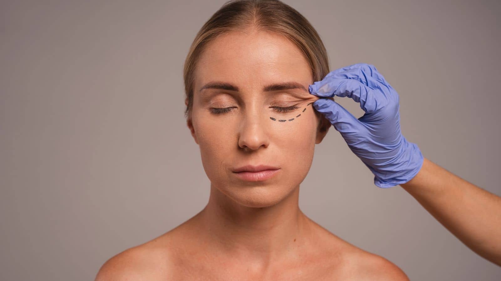 Eyelid Blepharoplasty | FK Clinic