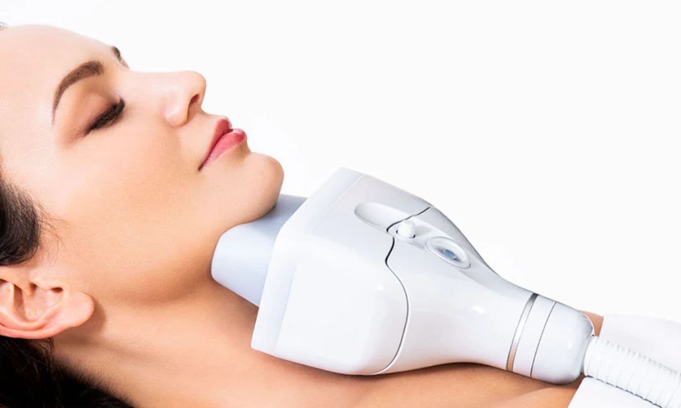 Who benefits from double chin removal